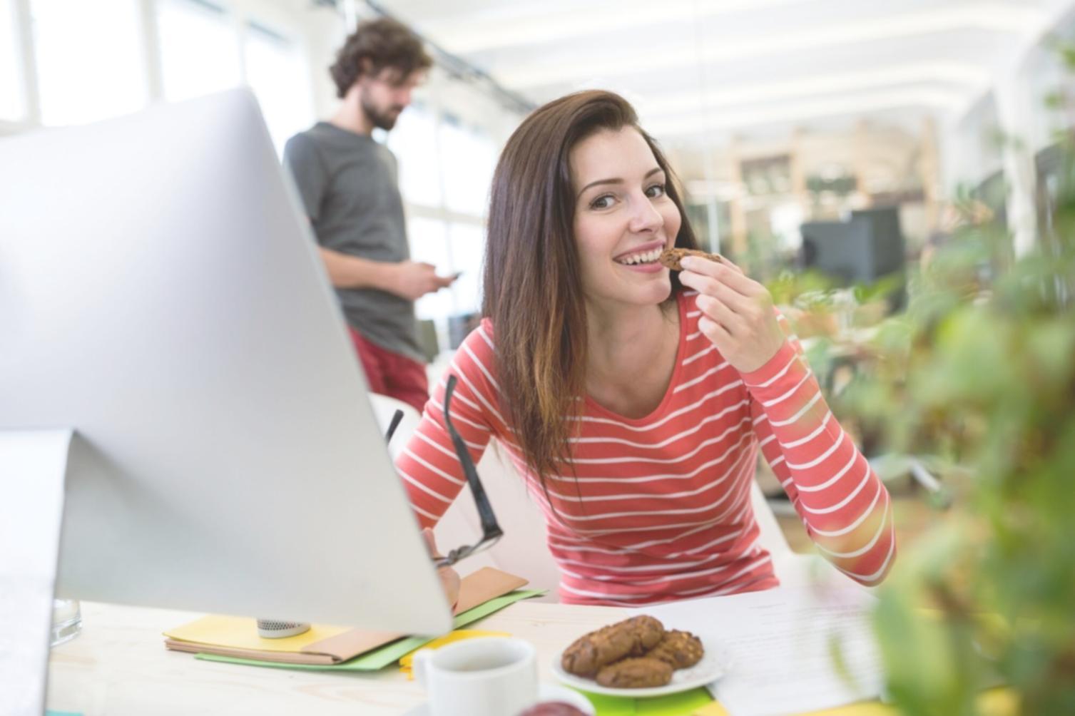 Étudiants travaillant sur des modèles de scénarios financiers